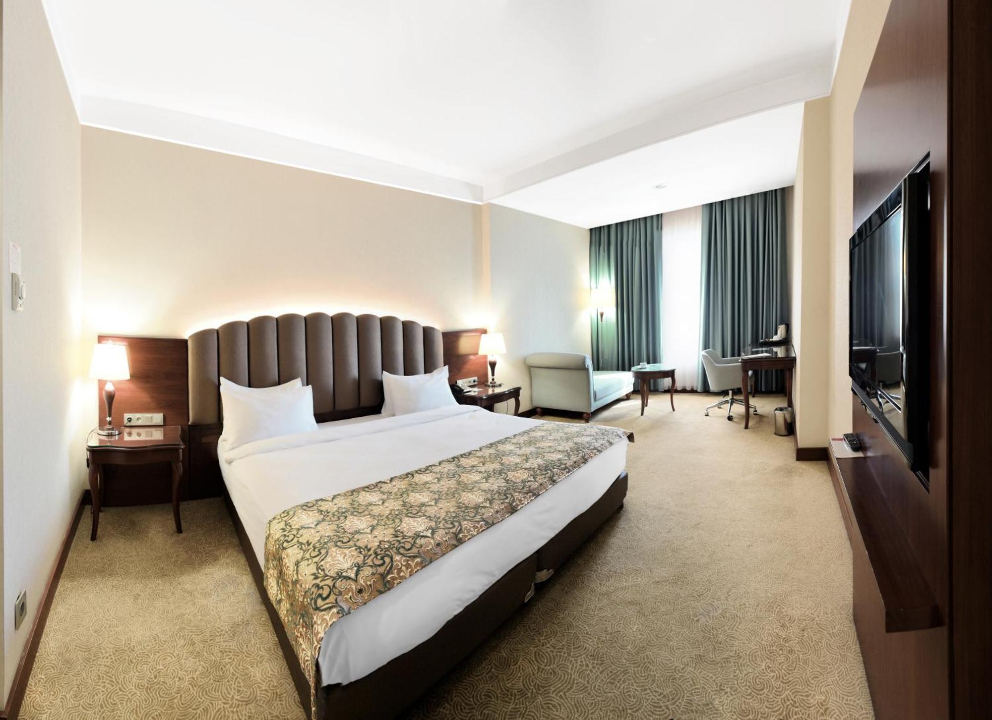 รามาดา พลาซา บาย วินด์แฮม มาลาเทีย อัลทิน คายิซิ Hotel มาลัทยา ภายนอก รูปภาพ